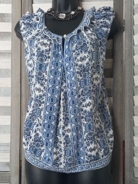 Max Studio Blue and White Floral Ruffled Neck Camisole Size: S Summer Boho Top